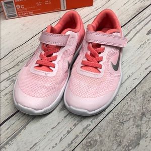 Nike revolution 3 (TDV) new in original box